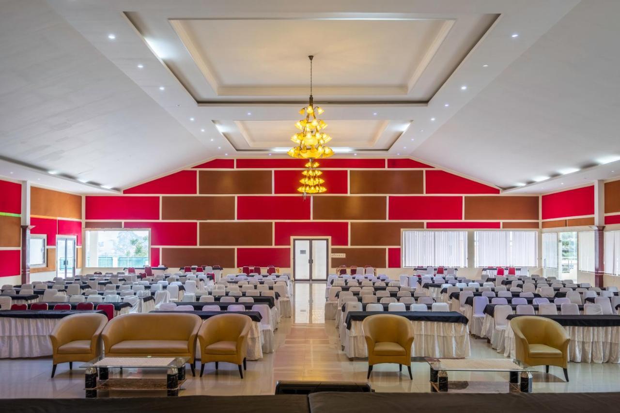 Narima Resort Hotel Лембанг Экстерьер фото
