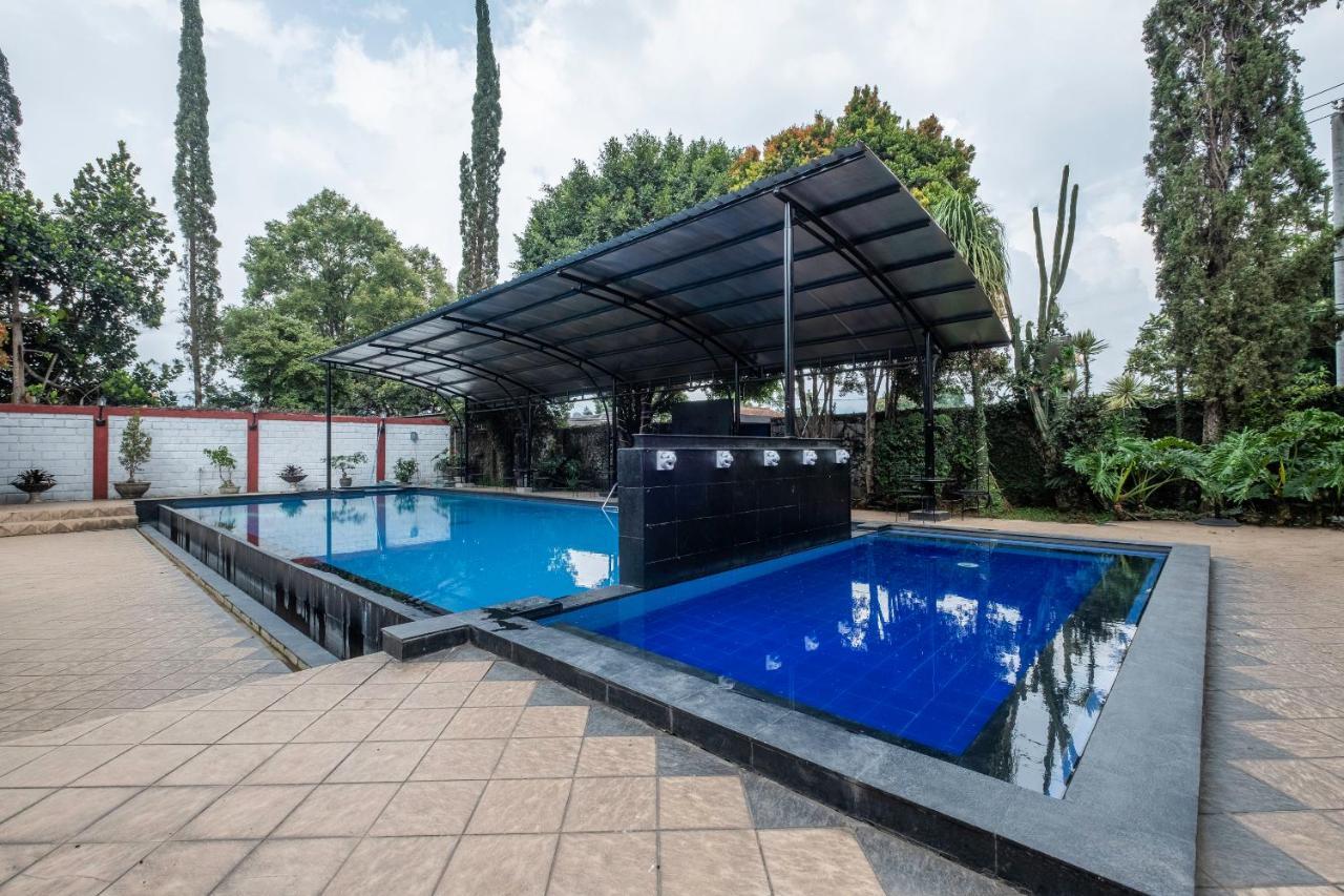 Narima Resort Hotel Лембанг Экстерьер фото