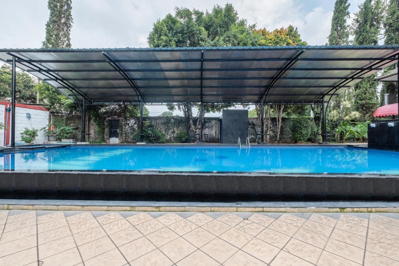 Narima Resort Hotel Лембанг Экстерьер фото